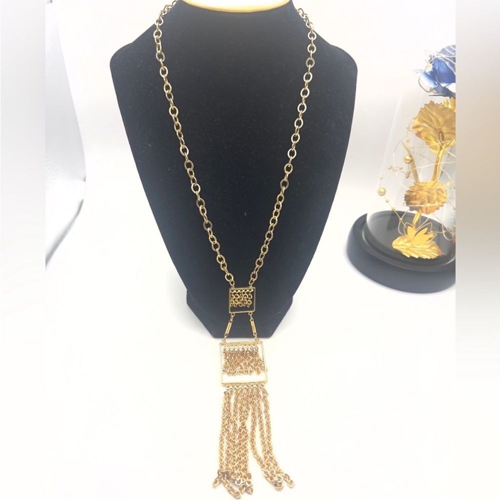 5/$25 Vintage Park Lane Gold Tassel Necklace